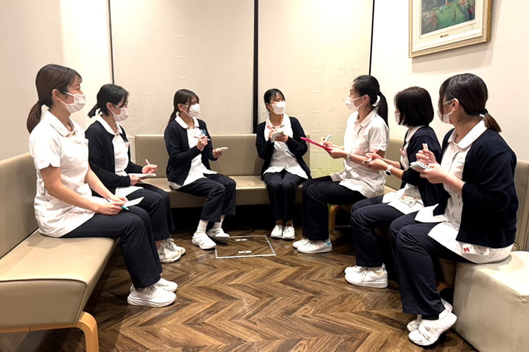 ミーティングの様子の写真